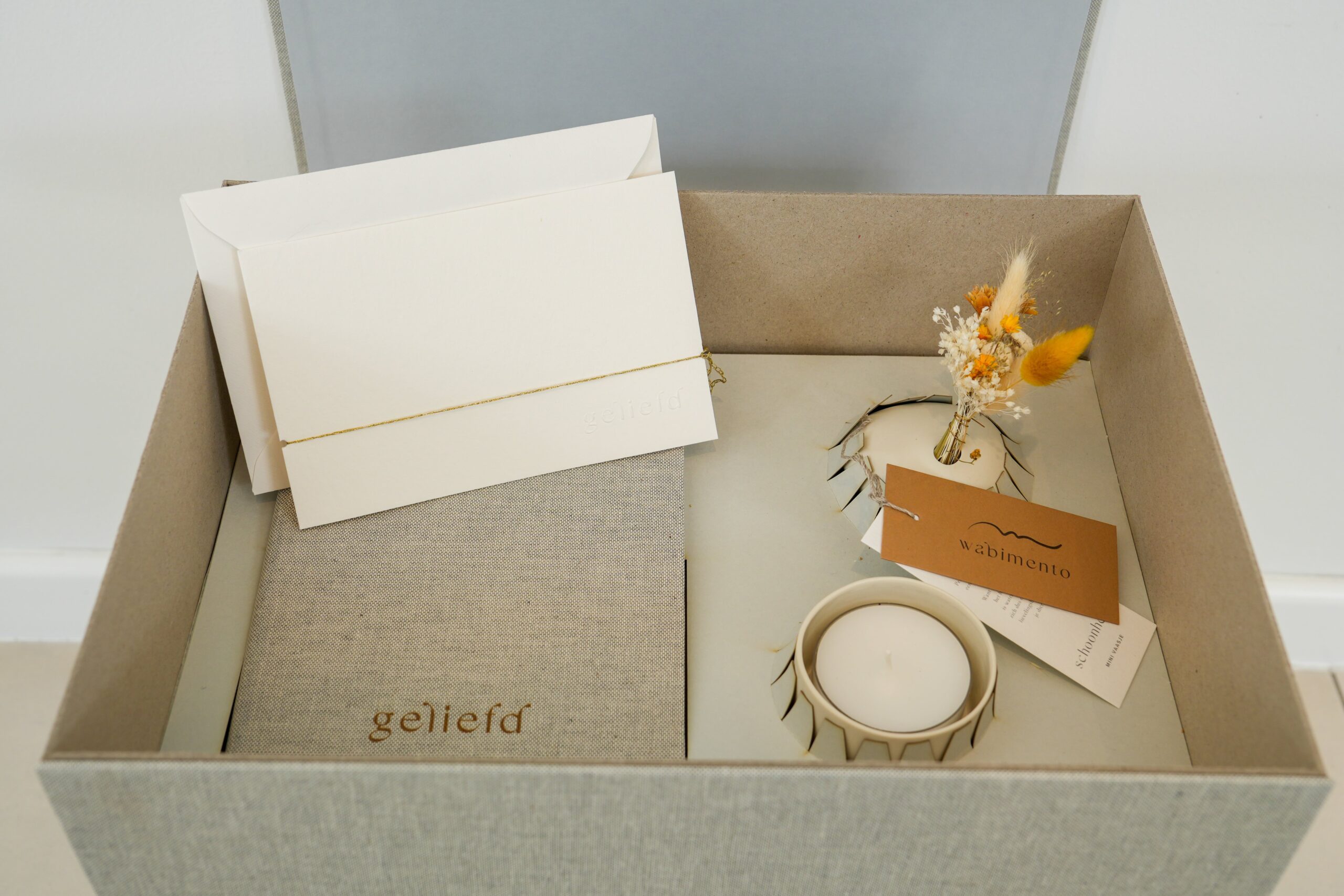Koesterdoos 'geleefd, geliefd' - Afbeelding 2