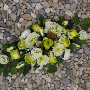 Bloemstuk wit 65cm