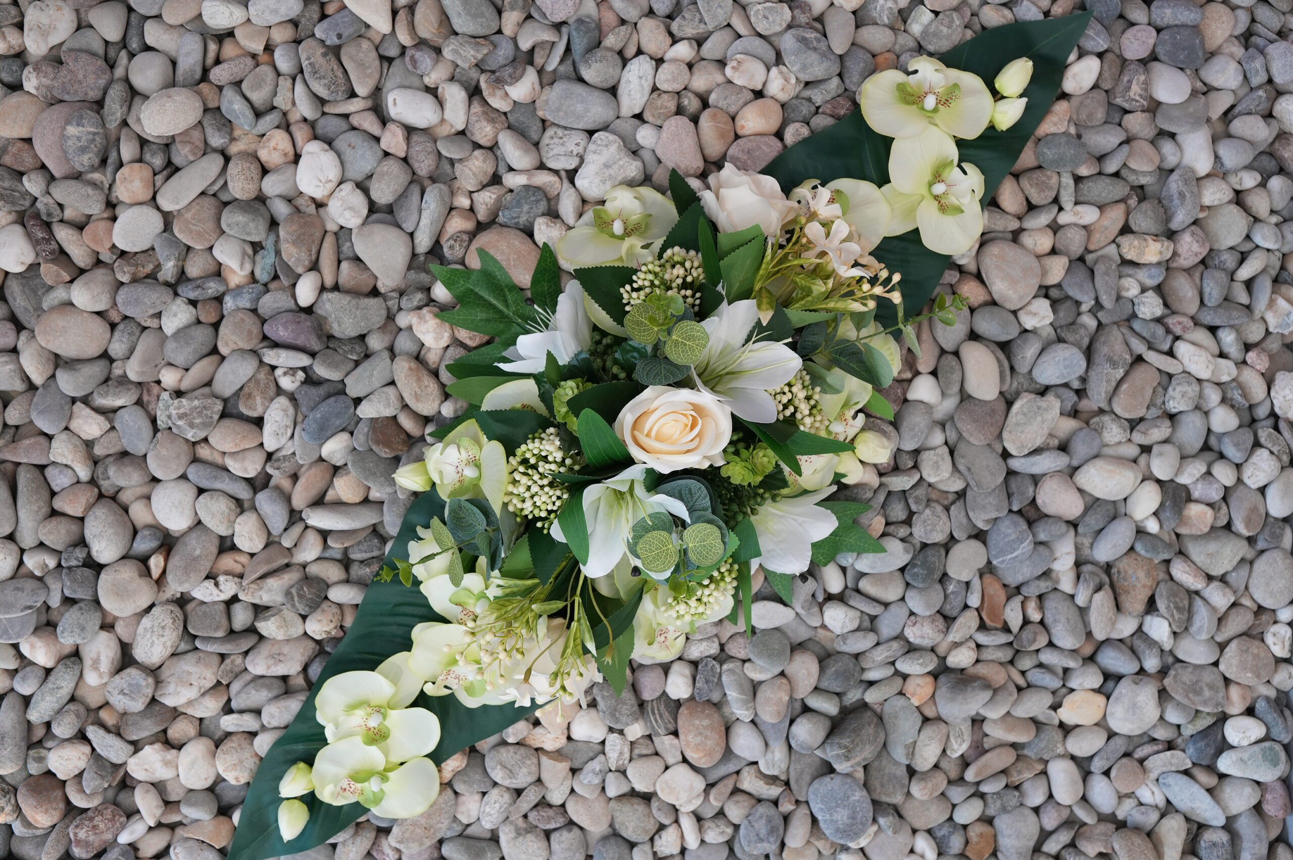 Bloemstuk wit 80cm