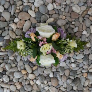 Bloemstuk wit/lila 35cm